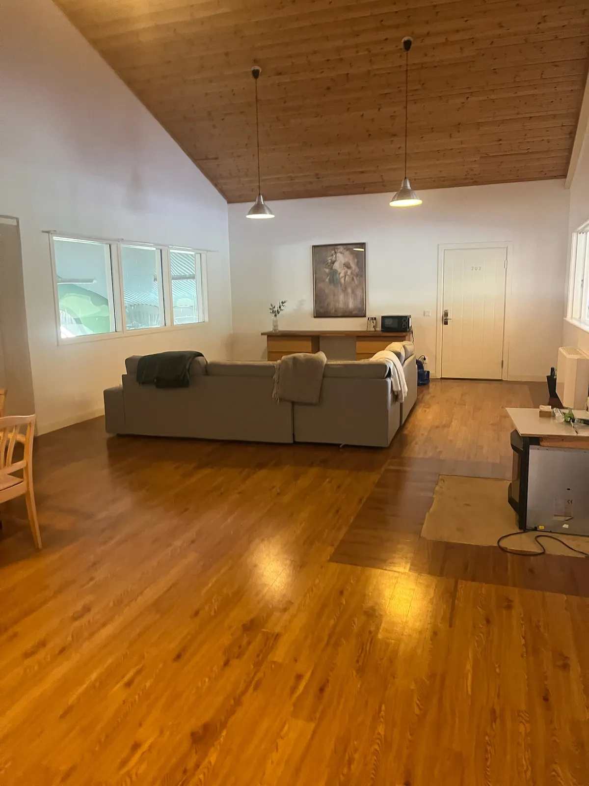 Slottsvägen i Rosersberg