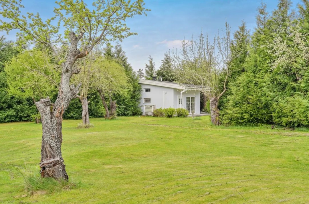 Säbyholmsvägen i Rosersberg