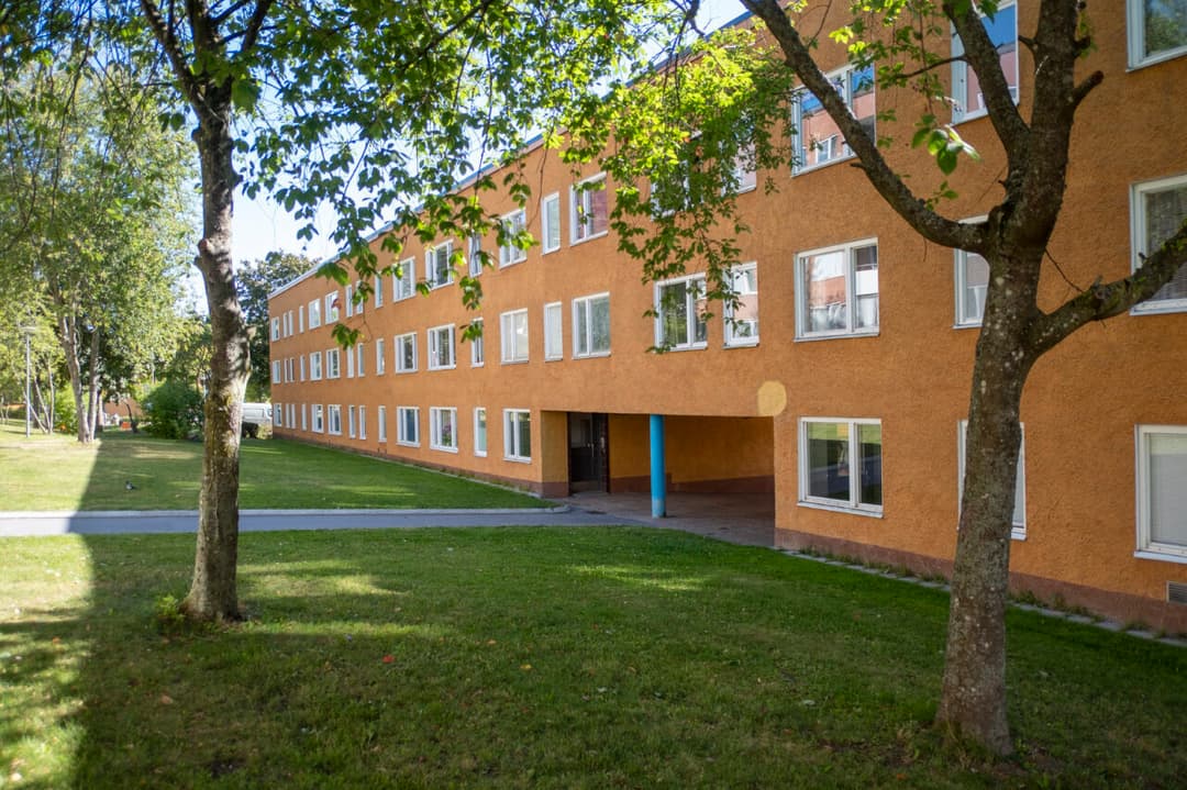 Krongårdsvägen 8 i Vårby