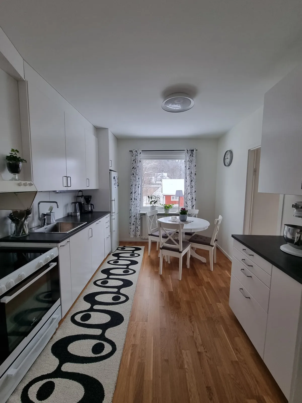 Centrumvägen i Tenhult